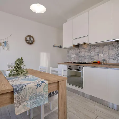 La Casa All'angolo By Interhome 아파트